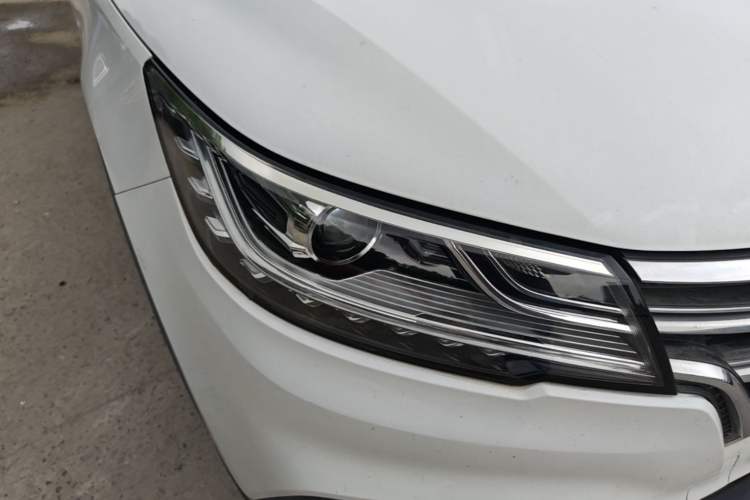 Used Roewe RX3 2020 1.6L CVT 4G Connected Ultra-Cool Flagship Edition Right Front Headlight