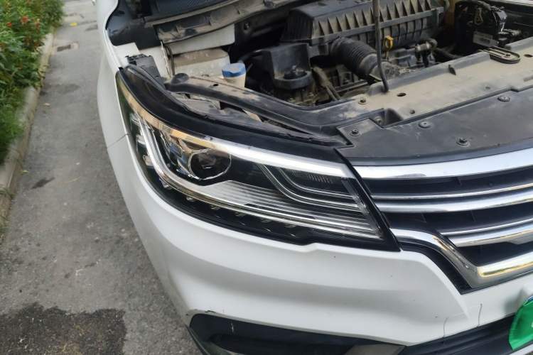 Used Roewe RX3 2020 1.6L CVT 4G Connected Ultra-Cool Flagship Edition Right Front Headlight