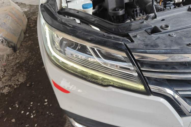 Used Roewe RX3 2020 1.6L CVT 4G Connected Ultra-Fun Elite Edition Right Front Headlight