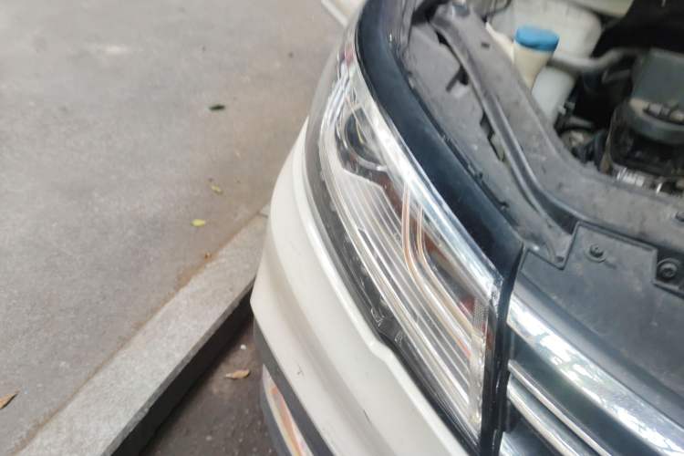 Used Roewe RX3 2020 1.6L CVT 4G Connected Ultra-Fun Elite Edition Right Front Headlight