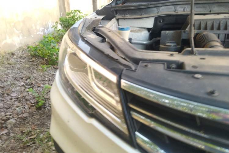 Used Roewe RX3 2020 1.6L CVT 4G Connected Ultra-Cool Flagship Edition Right Front Headlight