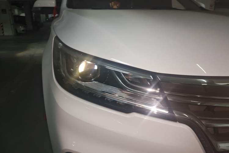 Used Roewe RX3 2020 1.6L Manual 4G Connect Super-Fresh Elite Edition Right Front Headlight