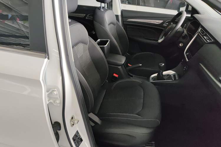 Used Roewe RX3 2020 1.6L Manual 4G Connect Super-Fresh Elite Edition Right Front Seat