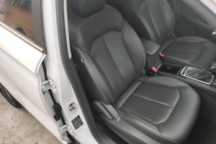 Used Roewe RX3 2020 1.6L CVT 4G Connected Ultra-Cool Flagship Edition Right Front Seat
