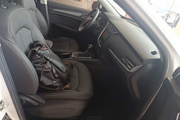 Used Roewe RX3 2020 1.6L CVT 4G Connected Ultra-Fun Elite Edition Right Front Seat
