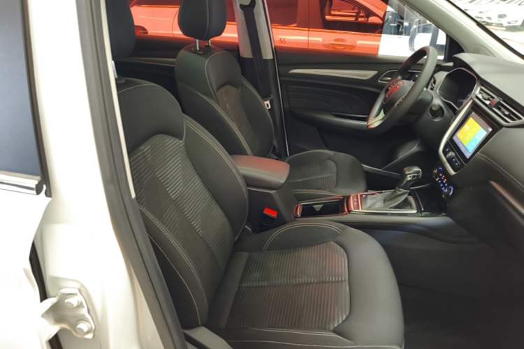 Used Roewe RX3 2020 1.6L CVT 4G Connected Ultra-Fun Elite Edition Right Front Seat