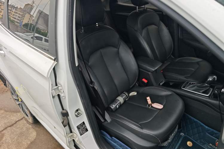 Used Roewe RX3 2020 1.6L CVT 4G Connected Ultra-Cool Flagship Edition Right Front Seat