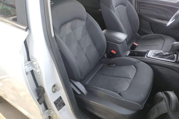 Used Roewe RX3 2020 1.6L CVT 4G Connected Ultra-Fun Elite Edition Right Front Seat