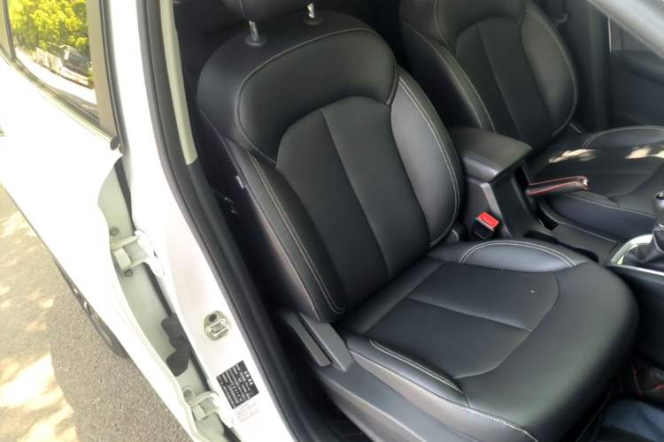 Used Roewe RX3 2020 1.6L Manual 4G Connect Ultra-Fresh Flagship Edition Right Front Seat