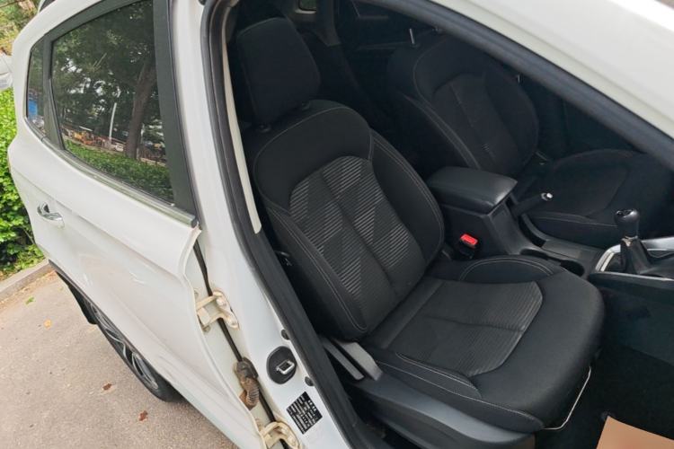 Used Roewe RX3 2020 1.6L Manual 4G Connect Super-Fresh Elite Edition Right Front Seat