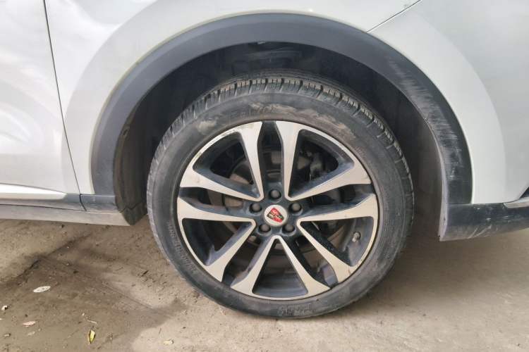 Used Roewe RX3 2020 1.6L CVT Lion's Throne 4G Connected Flagship Edition Right Front Wheel Hub