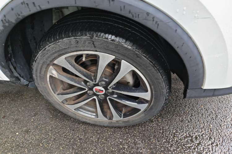 Used Roewe RX3 2020 1.6L Manual 4G Connect Ultra-Fresh Flagship Edition Right Front Wheel Hub