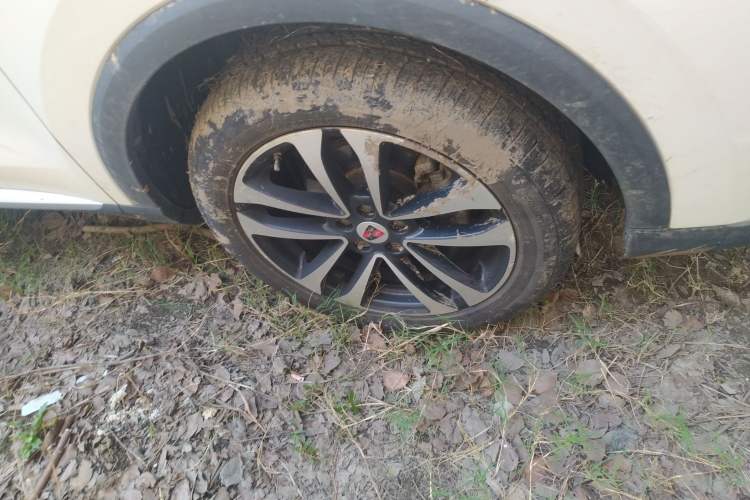 Used Roewe RX3 2020 1.6L CVT 4G Connected Ultra-Cool Flagship Edition Right Front Wheel Hub