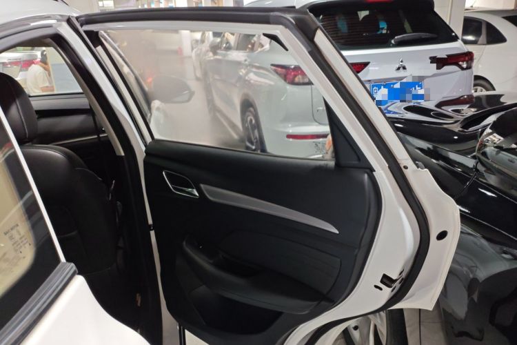 Used Roewe RX3 2020 1.6L CVT 4G Connected Ultra-Cool Flagship Edition Right Rear Door Interior