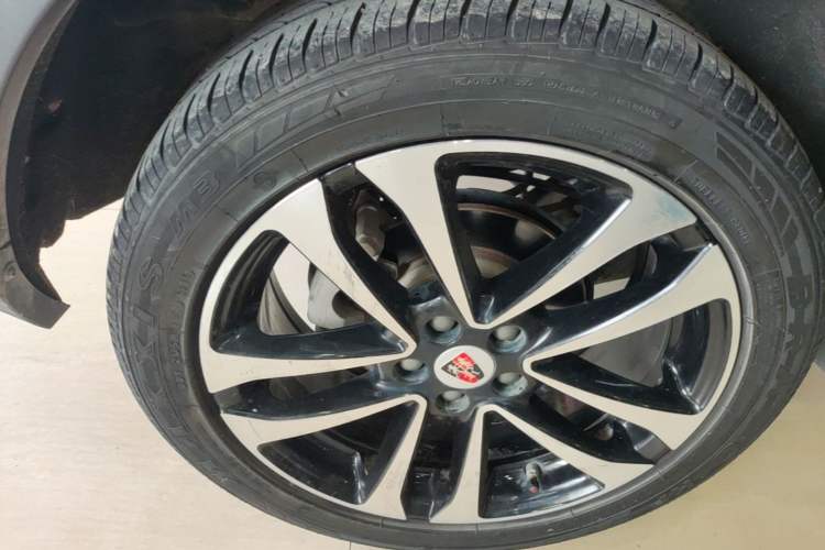 Used Roewe RX3 2020 1.6L Manual 4G Connect Ultra-Fresh Flagship Edition Right Rear Wheel Hub