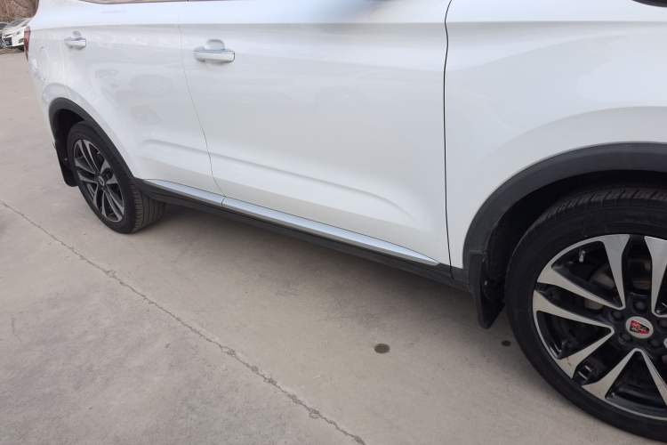 Used Roewe RX3 2020 1.6L Manual 4G Connect Super-Fresh Elite Edition Right Side Sill