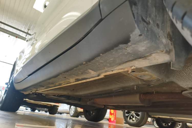 Used Roewe RX3 2020 1.6L CVT 4G Connected Ultra-Fun Elite Edition Right Side Sill