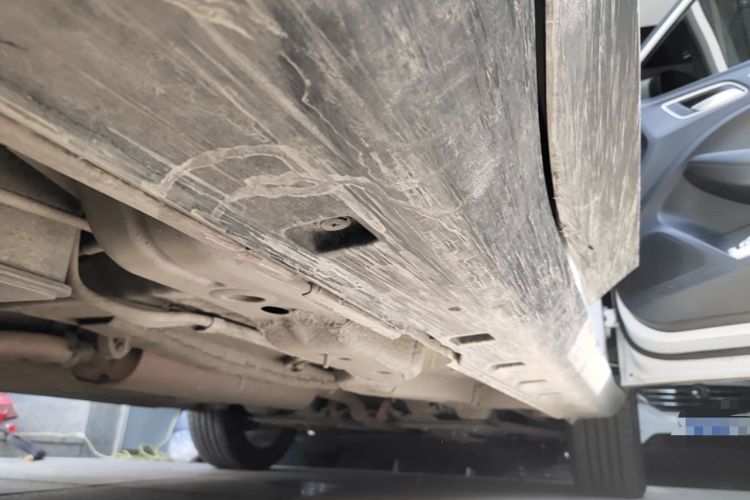 Used Roewe RX3 2020 1.6L Manual 4G Connect Super-Fresh Elite Edition Right Side Sill