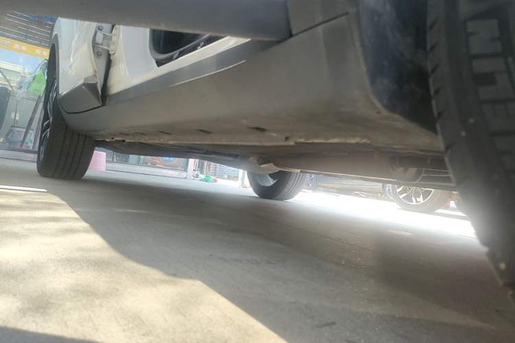 Used Roewe RX3 2020 1.6L CVT 4G Connected Ultra-Fun Elite Edition Right Side Sill