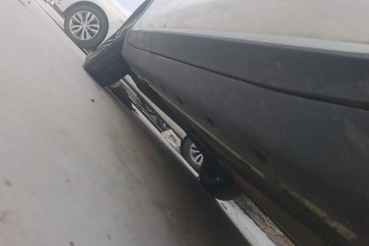 Used Roewe RX3 2020 1.6L CVT 4G Connected Ultra-Fun Elite Edition Right Side Sill