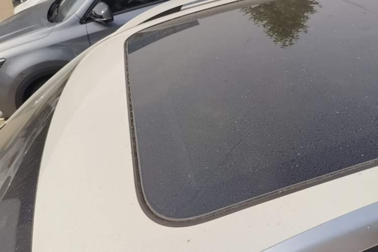 Used Roewe RX3 2020 1.6L CVT 4G Connected Ultra-Fun Elite Edition Roof