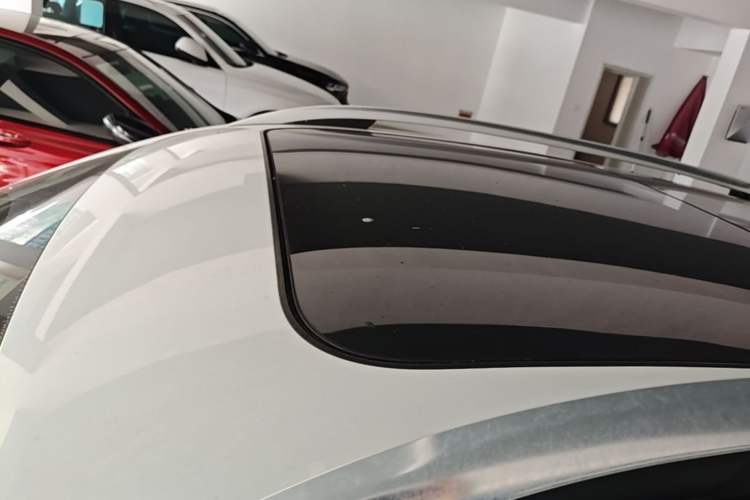 Used Roewe RX3 2020 1.6L CVT 4G Connected Ultra-Fun Elite Edition Roof