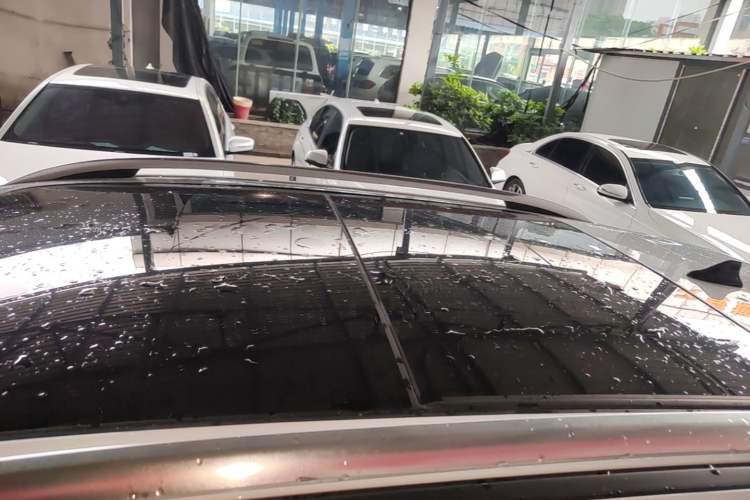 Used Roewe RX3 2020 1.6L CVT 4G Connected Ultra-Cool Flagship Edition Roof
