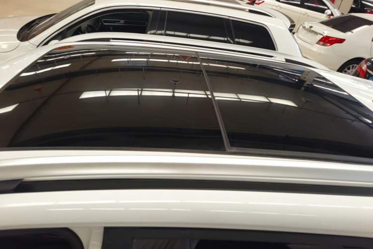 Used Roewe RX3 2020 1.6L CVT 4G Connected Ultra-Fun Elite Edition Roof