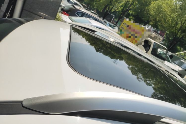 Used Roewe RX3 2020 1.6L Manual 4G Connect Super-Fresh Elite Edition Roof