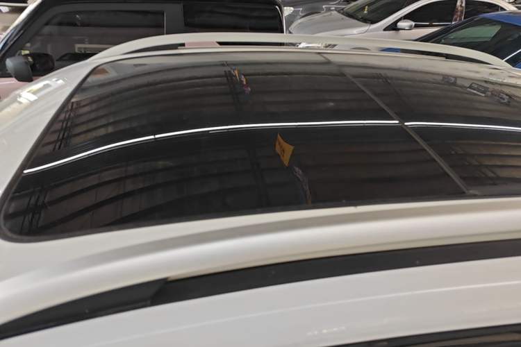 Used Roewe RX3 2020 1.6L CVT 4G Connected Ultra-Fun Elite Edition Roof