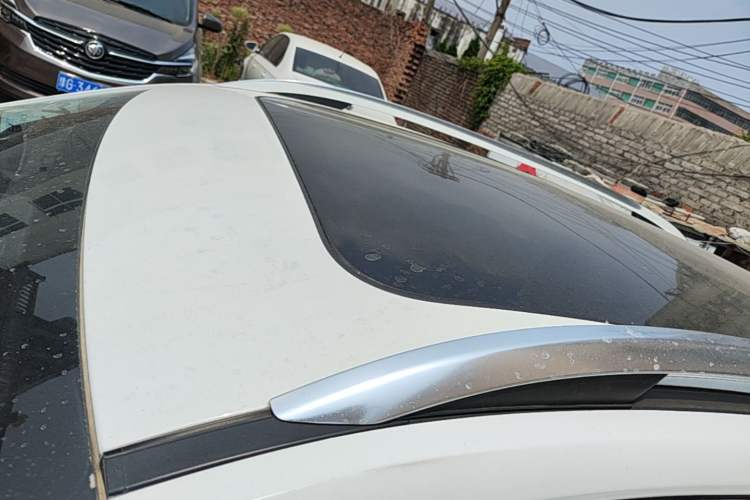 Used Roewe RX3 2020 1.6L CVT 4G Connected Ultra-Cool Flagship Edition Roof