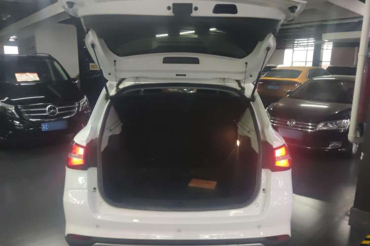 Used Roewe RX3 2020 1.6L CVT 4G Connected Ultra-Fun Elite Edition Trunk