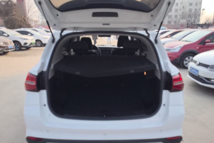Used Roewe RX3 2020 1.6L Manual 4G Connect Super-Fresh Elite Edition Trunk