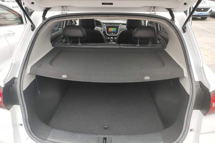 Used Roewe RX3 2020 1.6L CVT 4G Connected Ultra-Cool Flagship Edition Trunk
