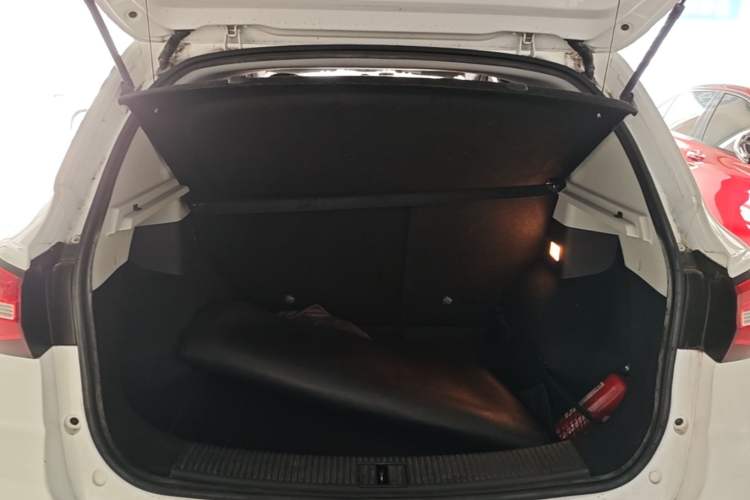 Used Roewe RX3 2020 1.6L CVT 4G Connected Ultra-Fun Elite Edition Trunk