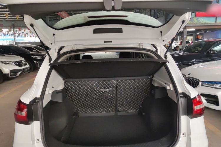 Used Roewe RX3 2020 1.6L CVT 4G Connected Ultra-Cool Flagship Edition Trunk