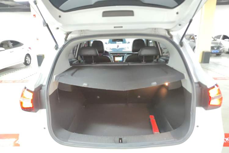Used Roewe RX3 2020 1.6L Manual 4G Connect Ultra-Fresh Flagship Edition Trunk