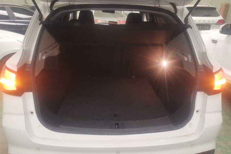 Used Roewe RX3 2020 1.6L Manual - Ultra-Fresh Entry Version Trunk