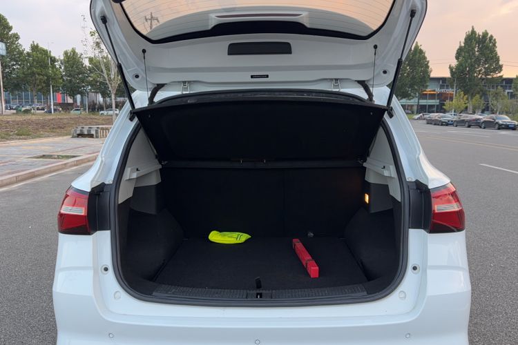 Used Roewe RX3 2020 1.6L CVT 4G Connected Ultra-Fun Elite Edition Trunk