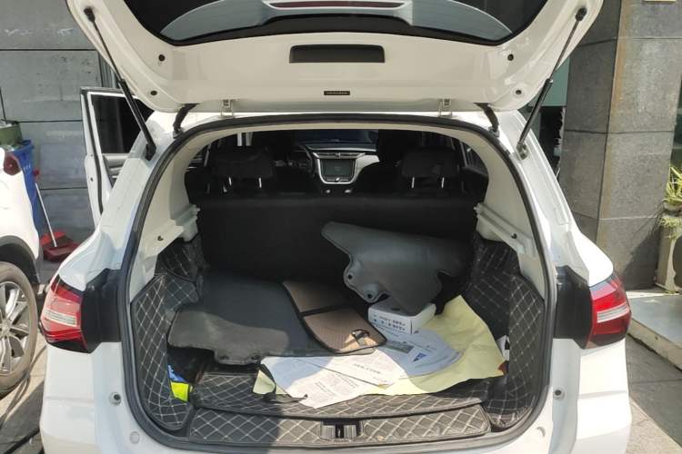 Used Roewe RX3 2020 1.6L Manual 4G Connect Super-Fresh Elite Edition Trunk