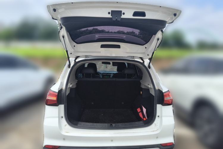 Used Roewe RX3 2020 1.6L Manual 4G Connect Ultra-Fresh Flagship Edition Trunk