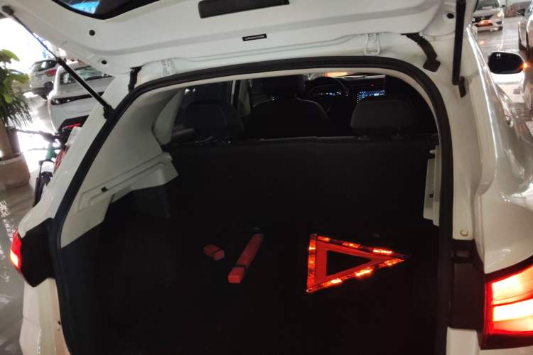 Used Roewe RX3 2020 1.6L Manual - Ultra-Fresh Entry Version Trunk