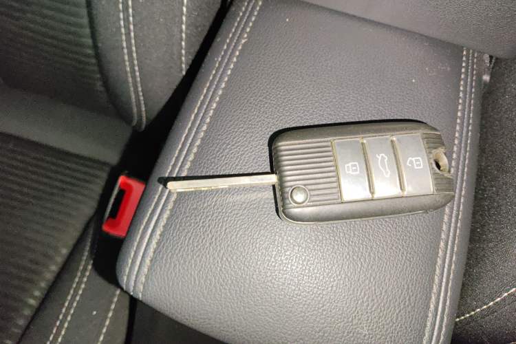 Used Roewe RX3 2020 1.6L Manual 4G Connect Super-Fresh Elite Edition Vehicle Key