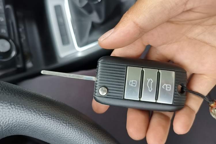 Used Roewe RX3 2020 1.6L Manual 4G Connect Super-Fresh Elite Edition Vehicle Key