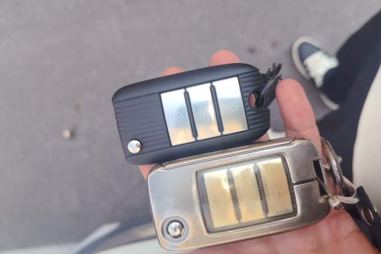 Used Roewe RX3 2020 1.6L Manual 4G Connect Super-Fresh Elite Edition Vehicle Key