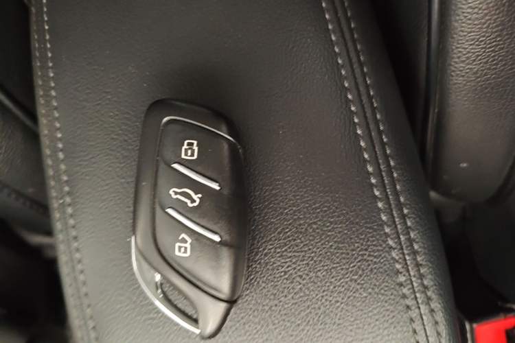 Used Roewe RX3 2020 1.6L CVT 4G Connected Ultra-Fun Elite Edition Vehicle Key