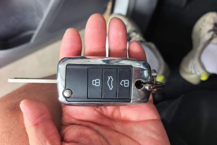 Used Roewe RX3 2020 1.6L Manual 4G Connect Super-Fresh Elite Edition Vehicle Key