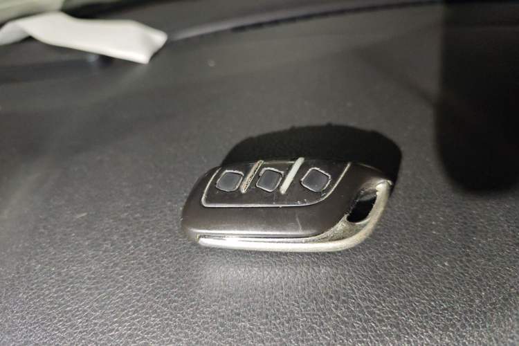 Used Roewe RX3 2020 1.6L CVT 4G Connected Ultra-Cool Flagship Edition Vehicle Key