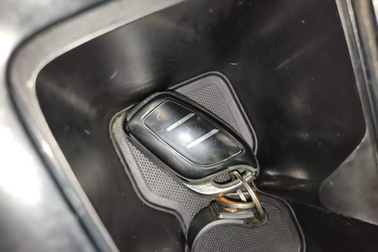 Used Roewe RX3 2020 1.6L CVT 4G Connected Ultra-Fun Elite Edition Vehicle Key
