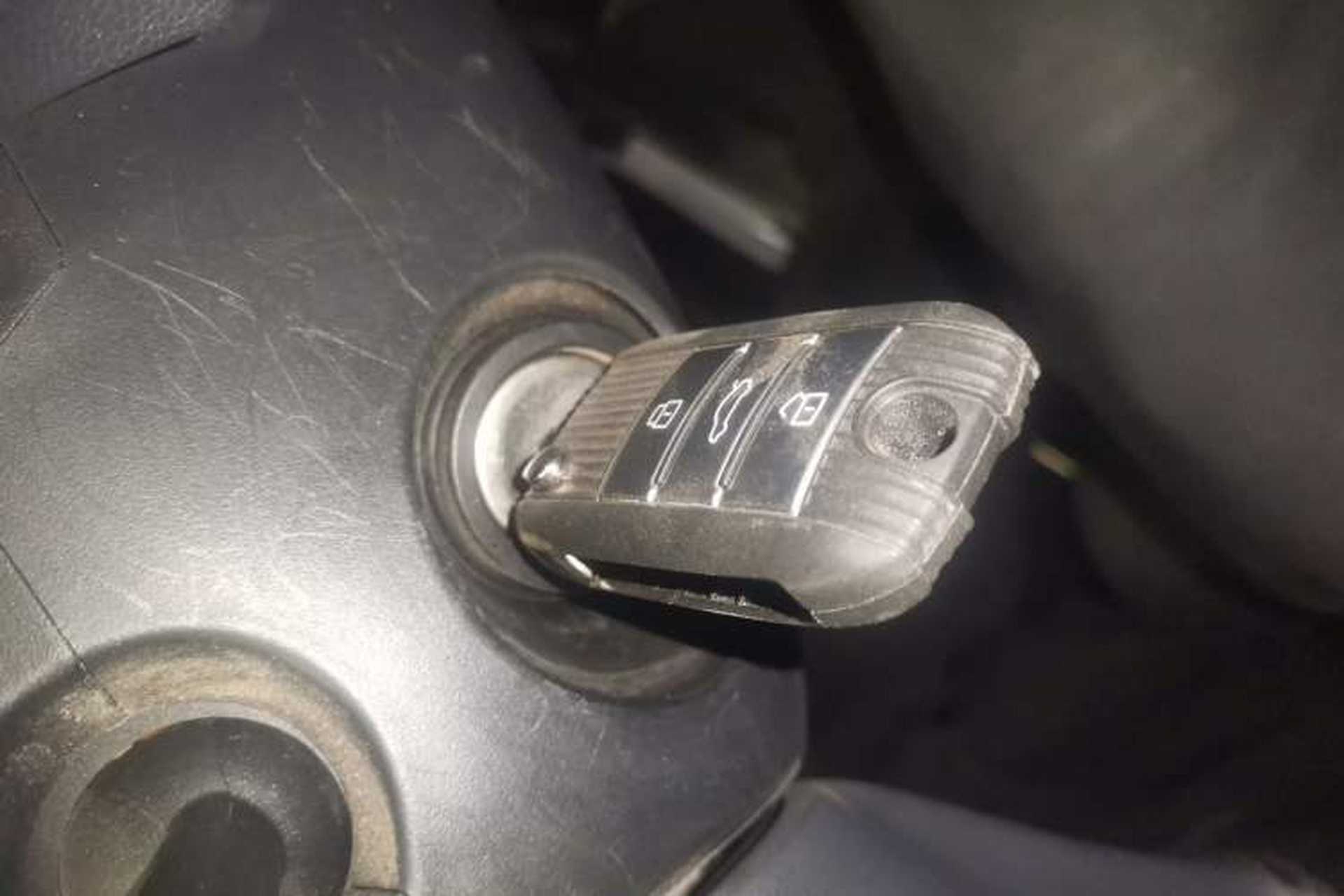 Used Roewe RX3 2020 1.6L Manual - Ultra-Fresh Entry Version Vehicle Key